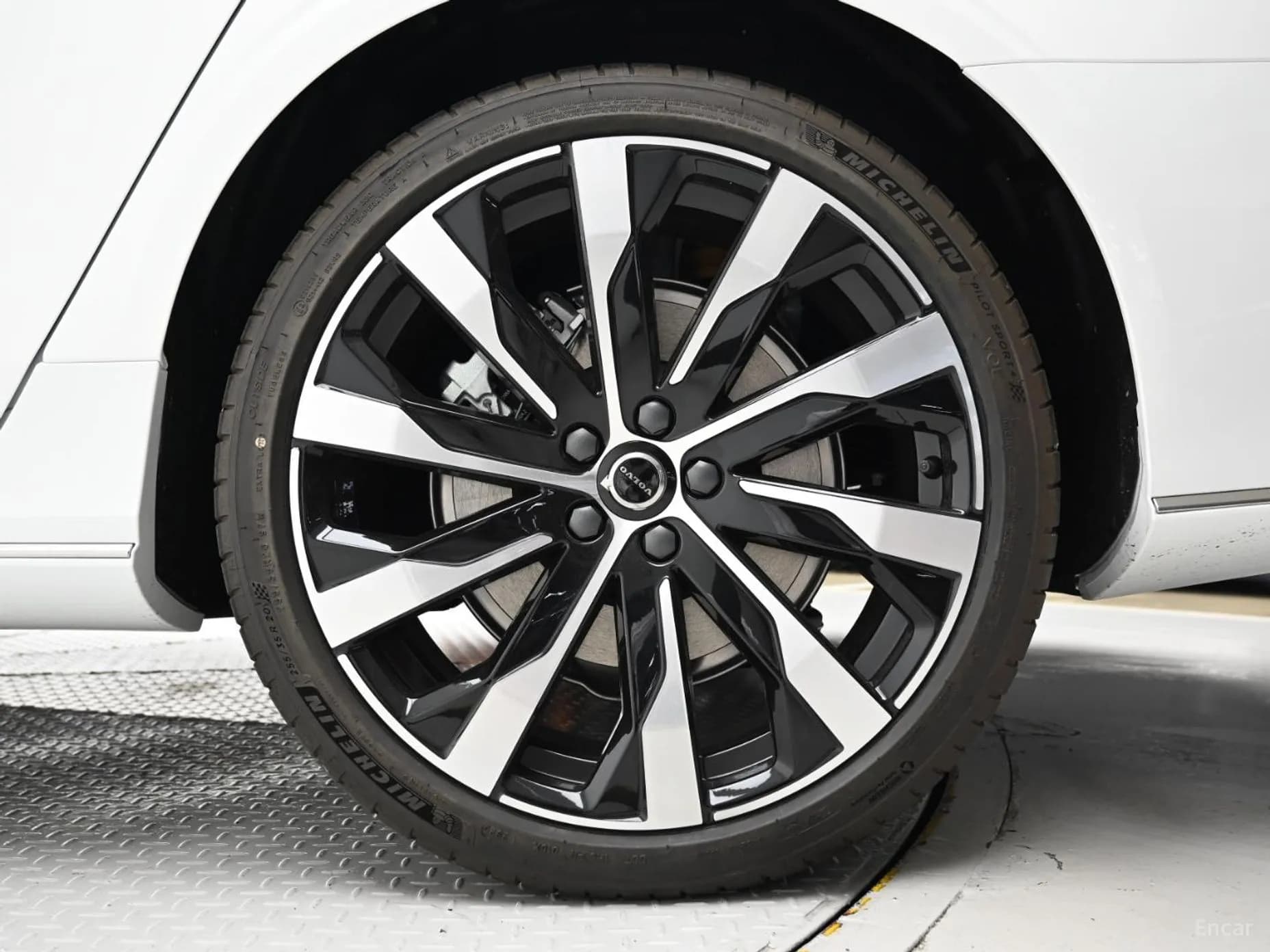 S90