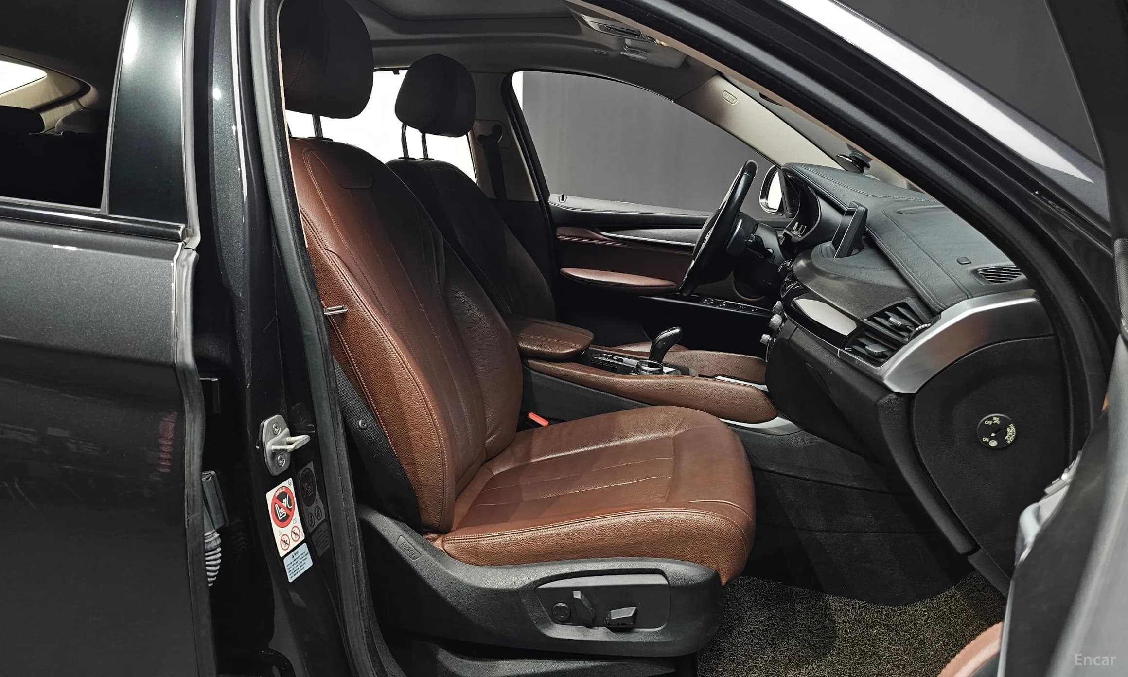 X6 (F16)