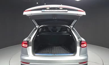 Q8 (4M)