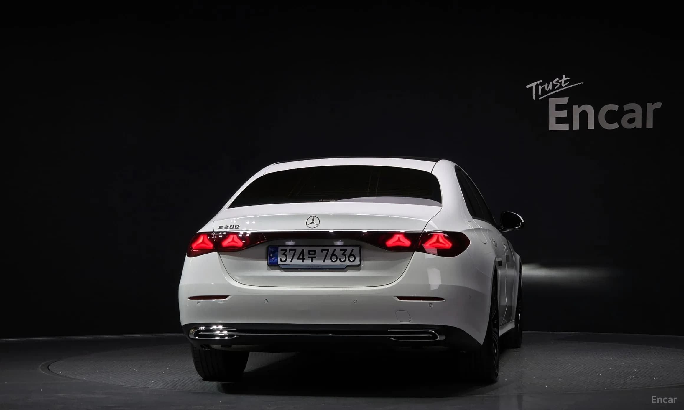 E-Class W214