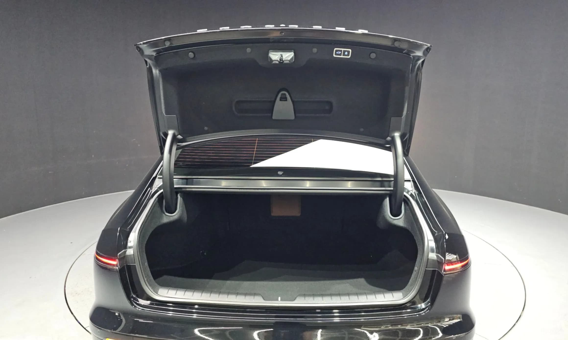 Grandeur Hybrid (GN7)