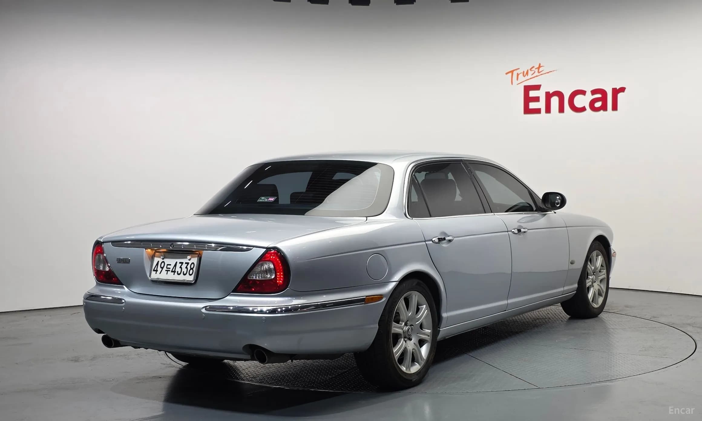 XJ-8
