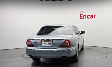XJ-8