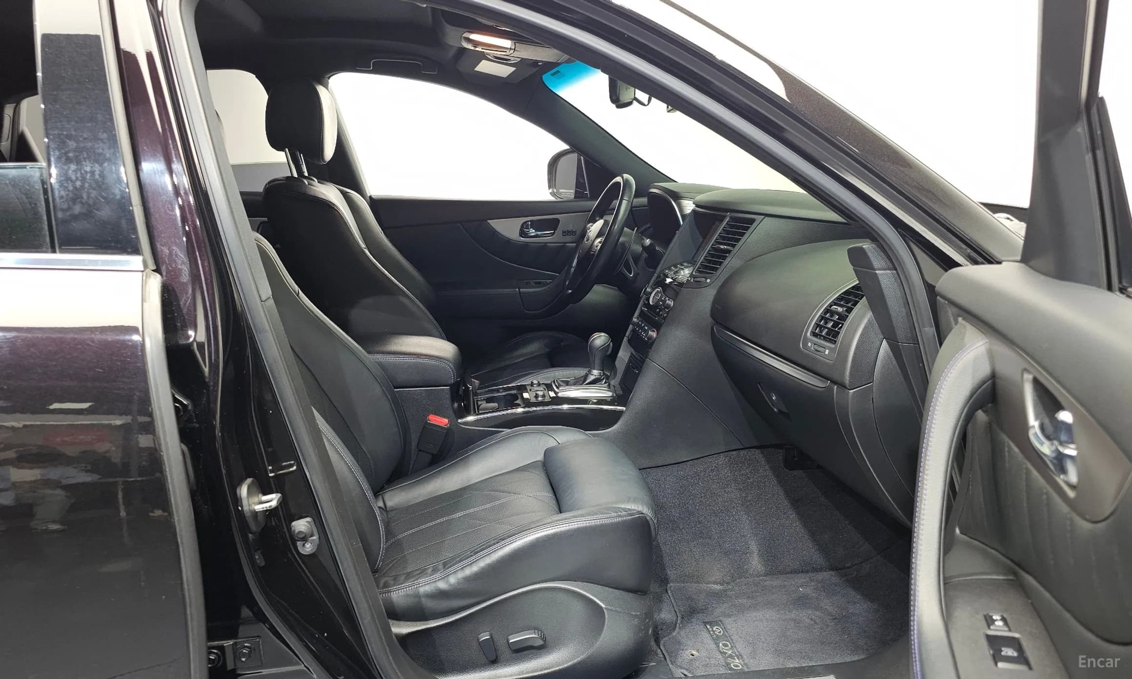 QX70