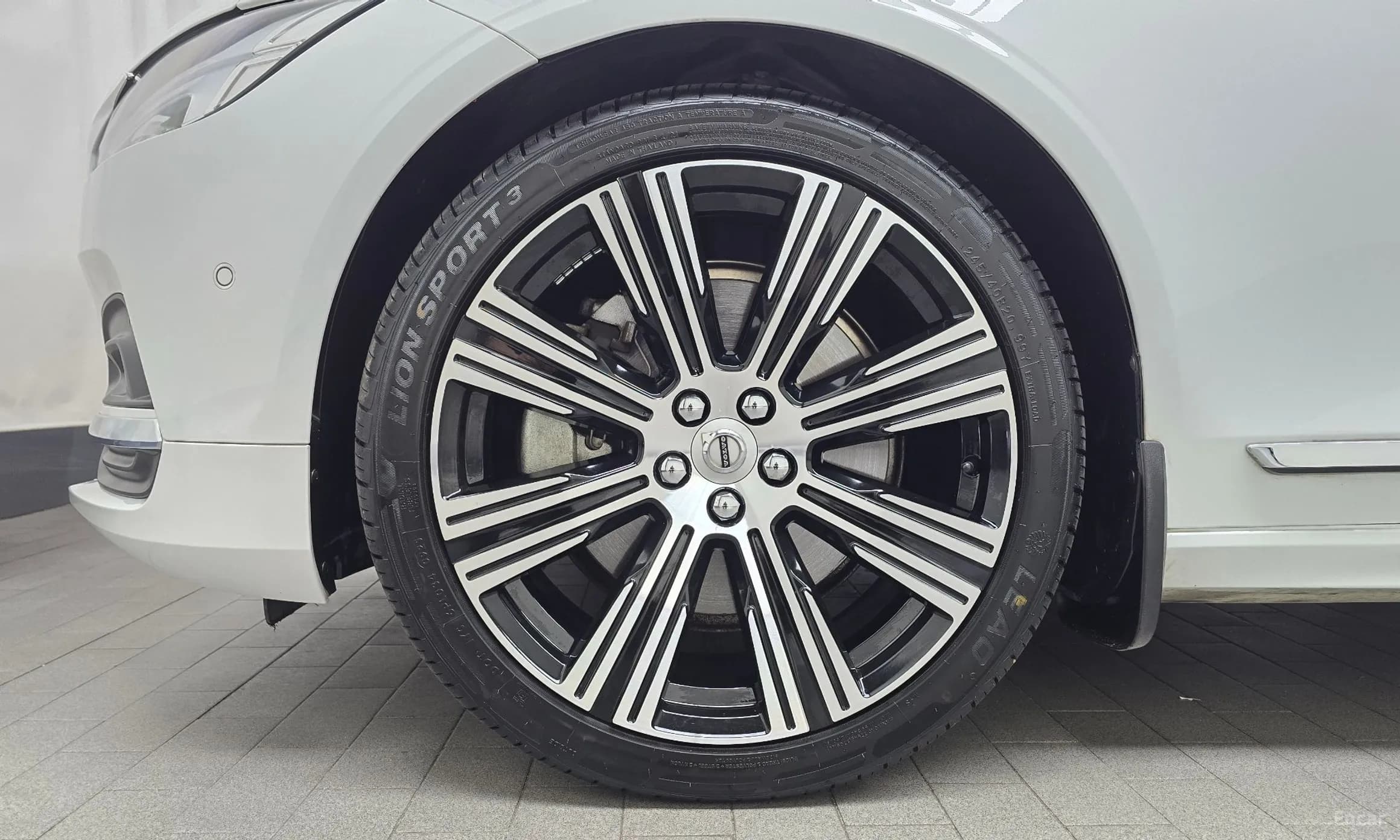 S90