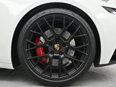 911 (992)