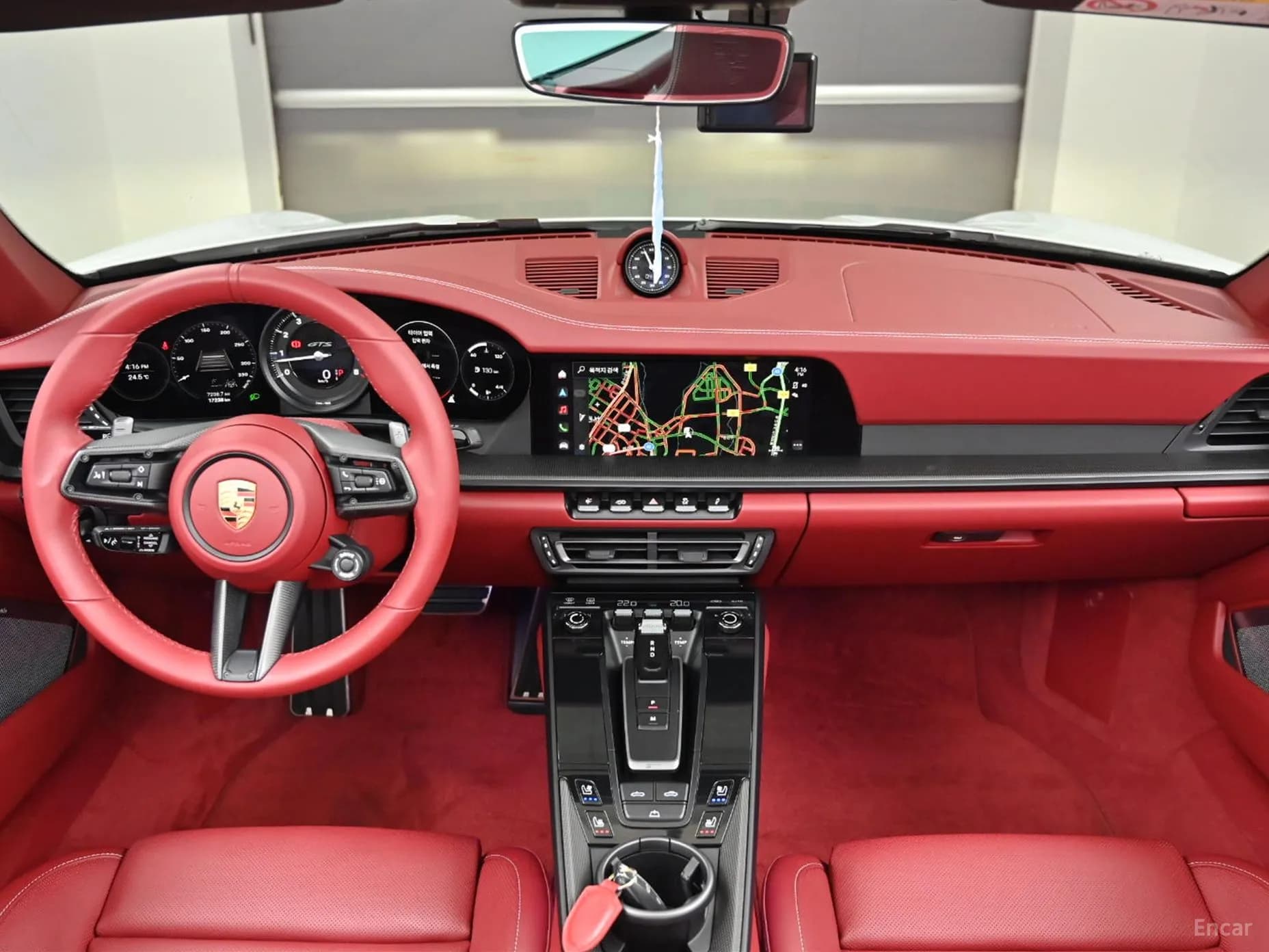 911 (992)