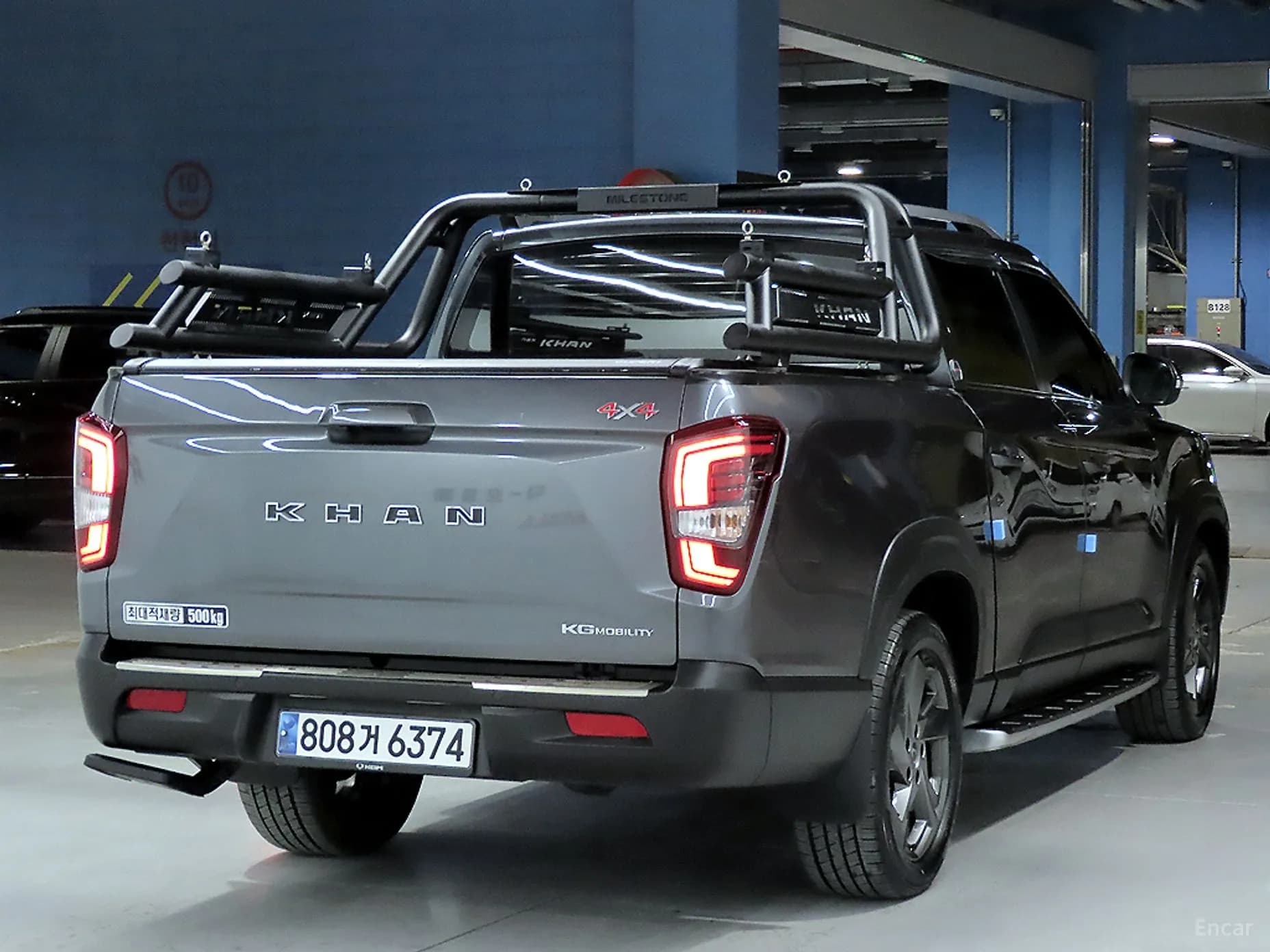 Rexton Sports Khan