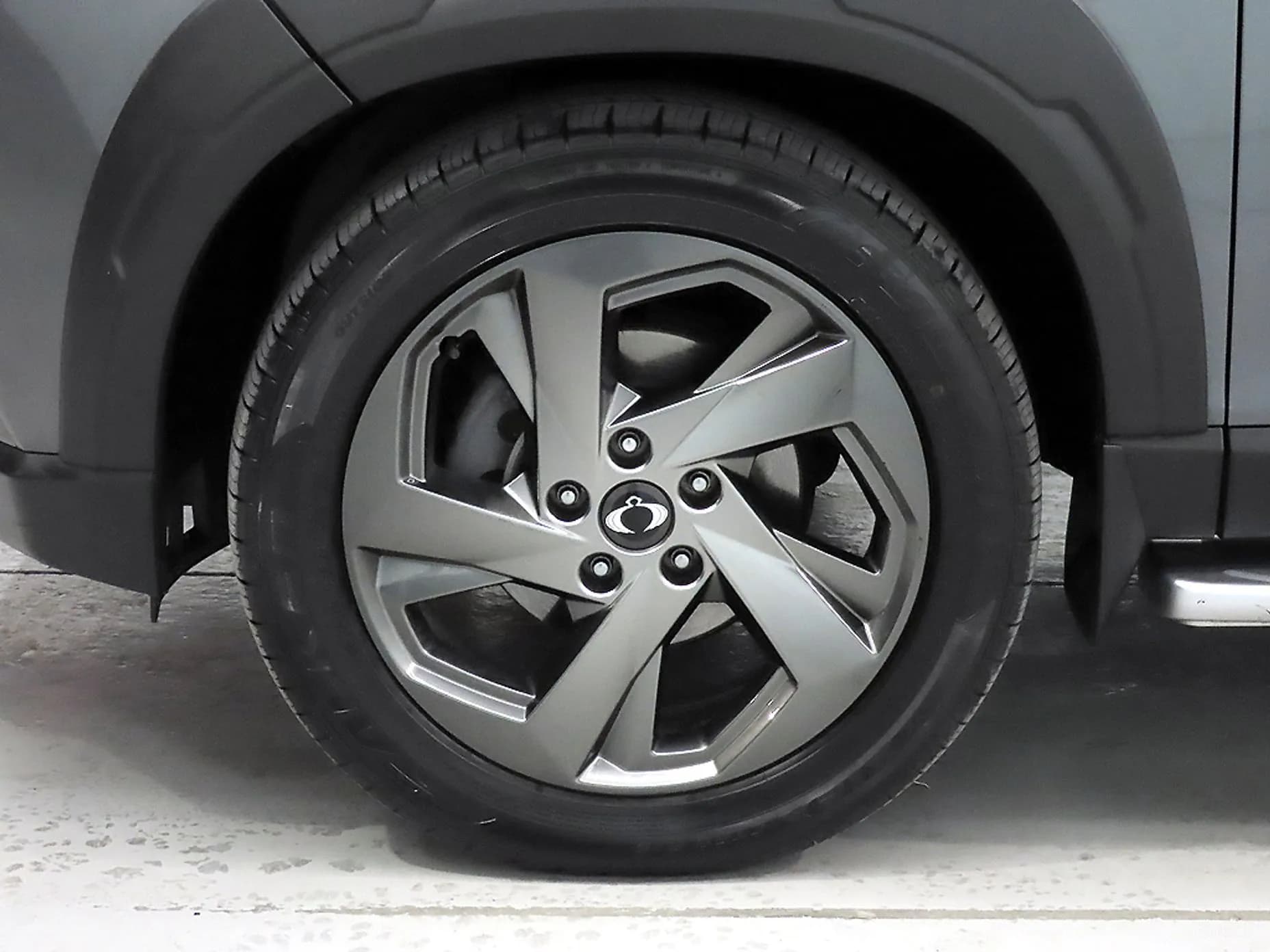 Rexton Sports Khan
