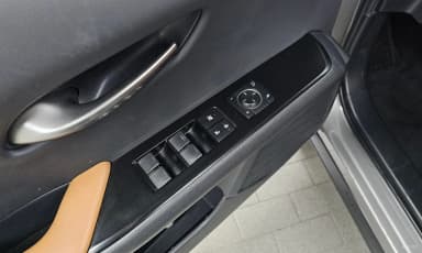 UX250h