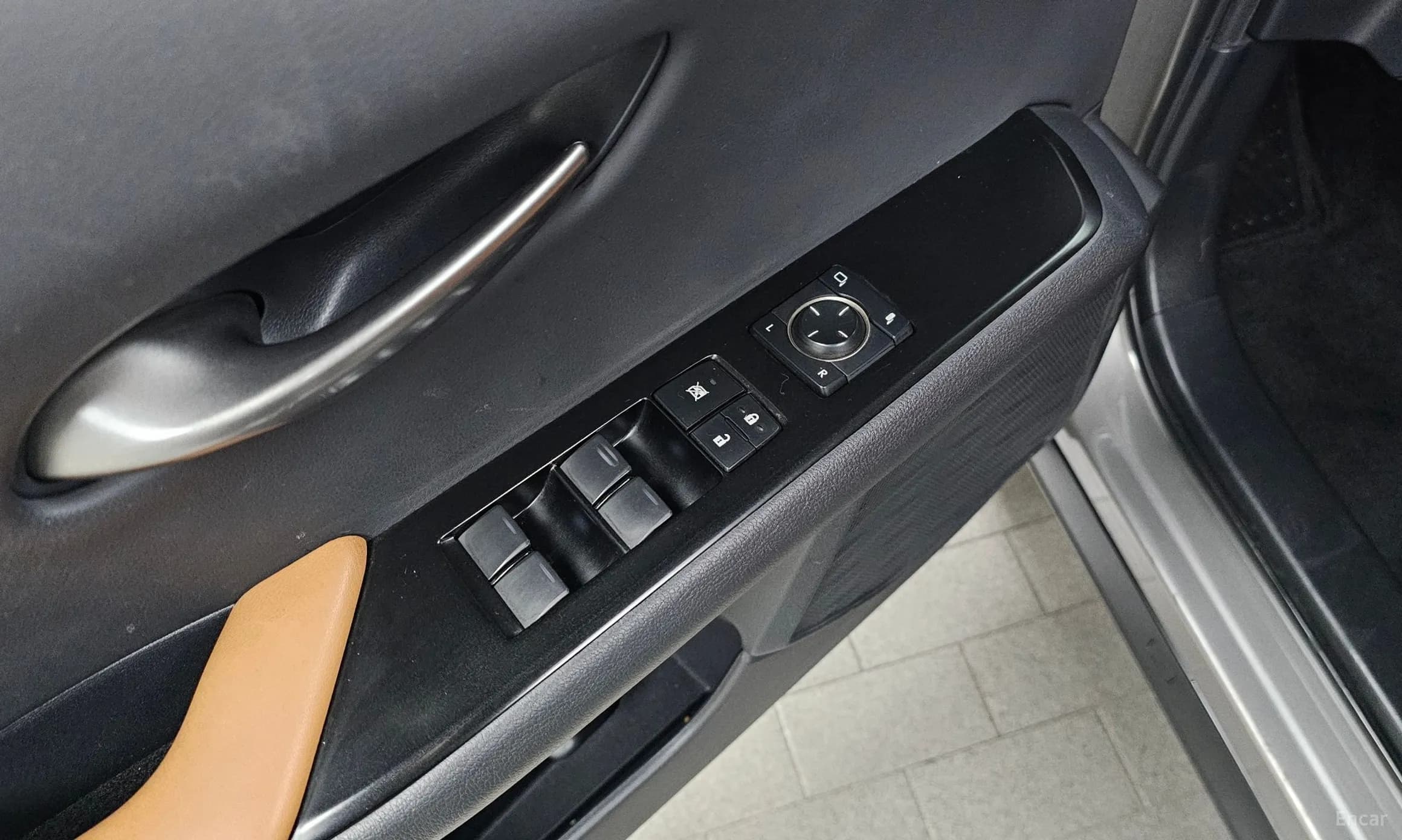 UX250h
