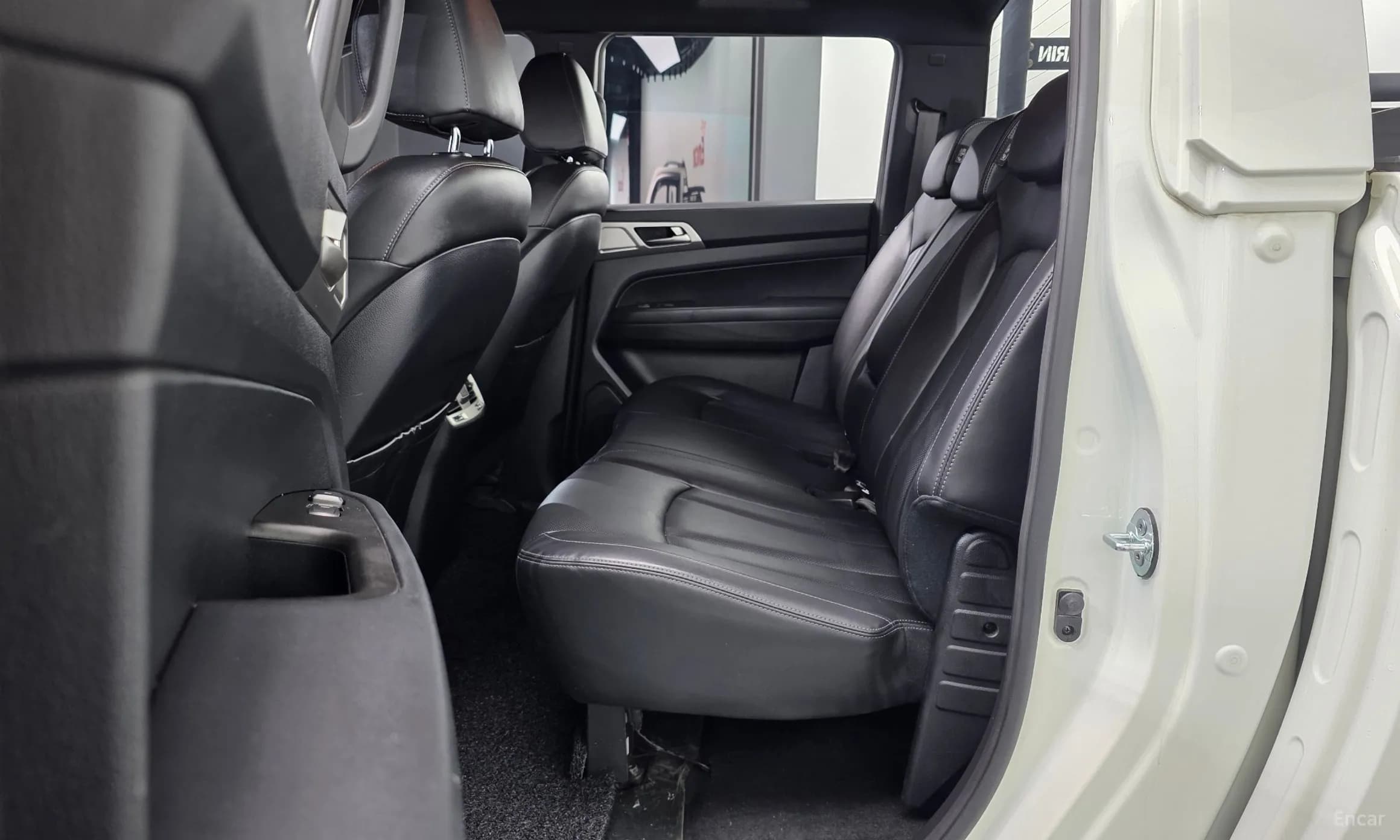 Rexton Sports Khan