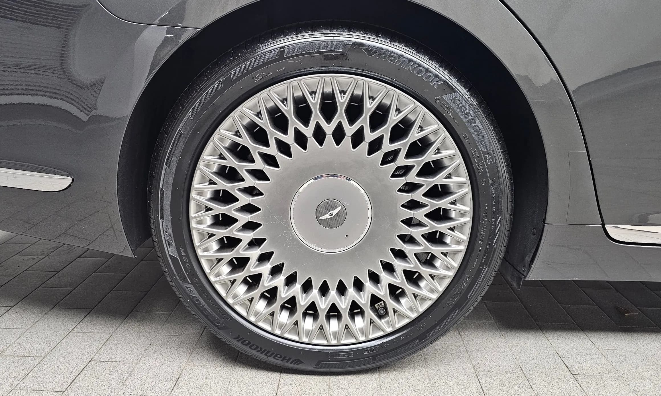 G90
