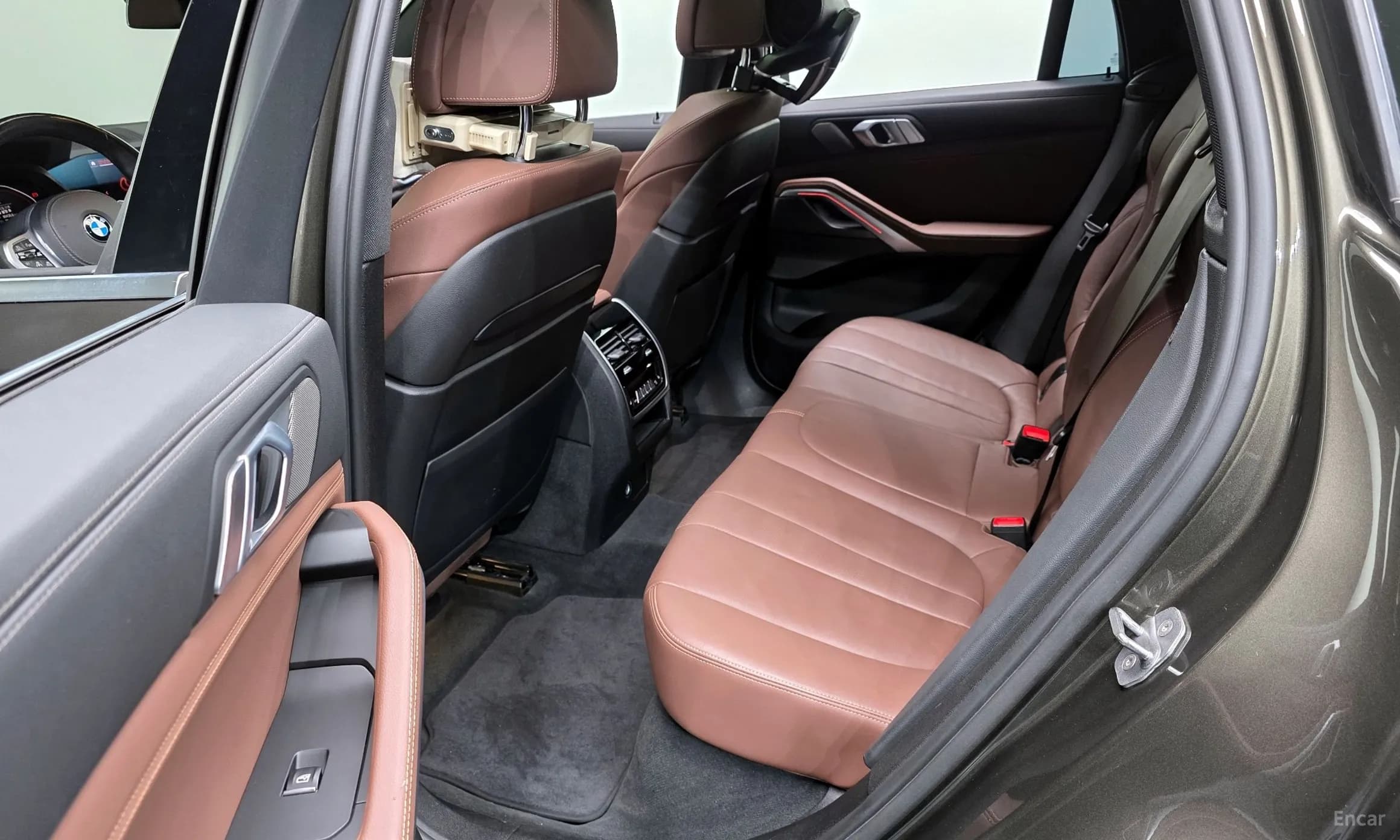 X6 (G06)