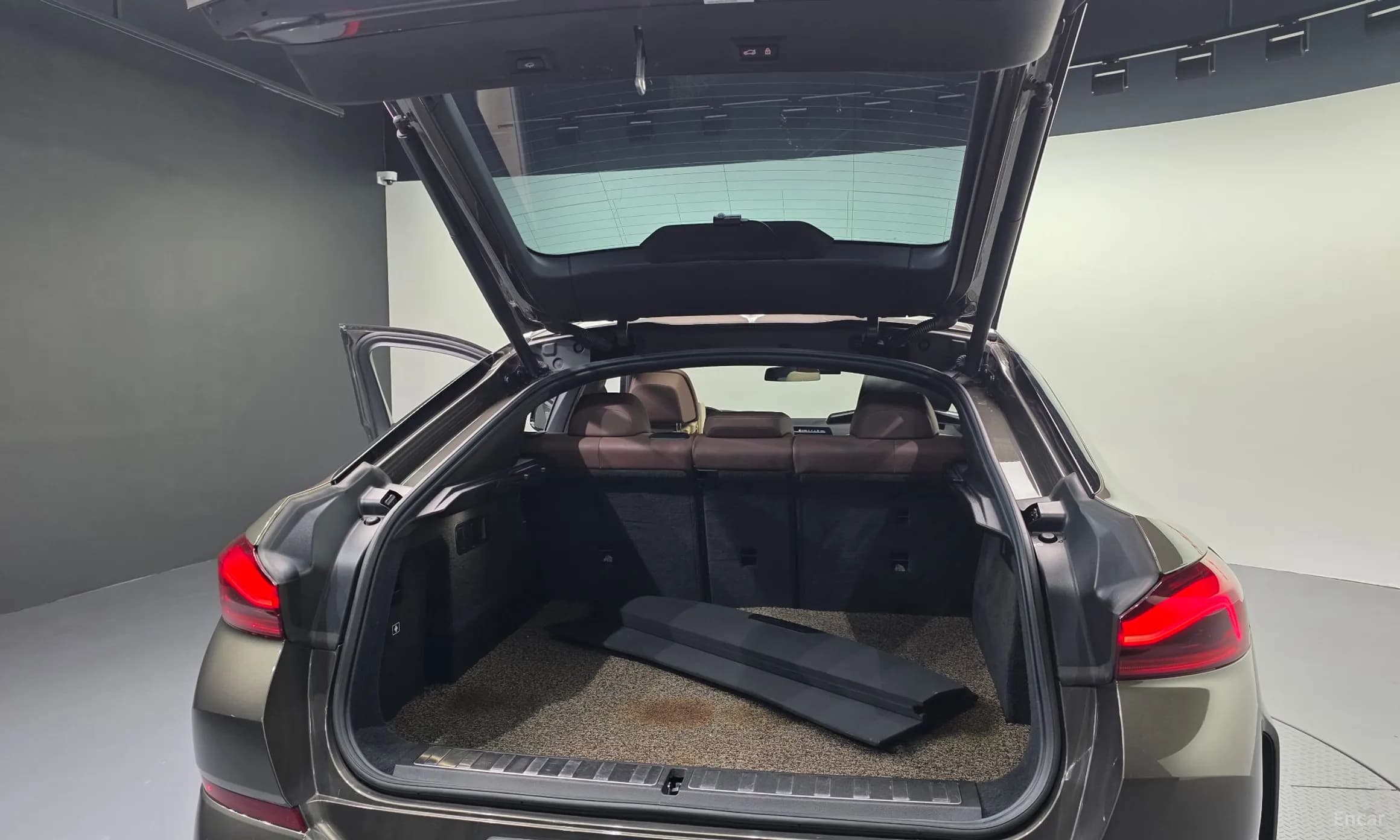 X6 (G06)
