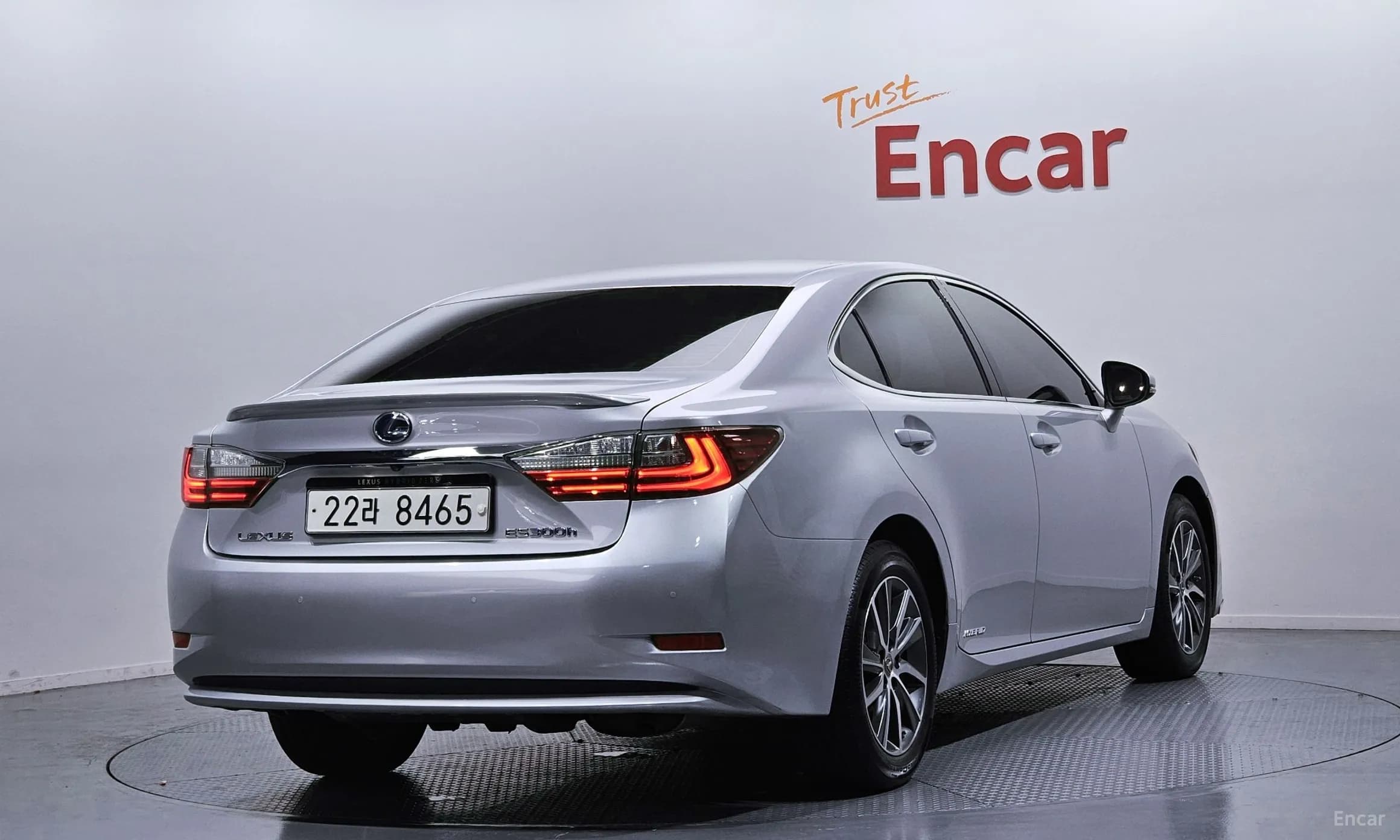 New ES300h