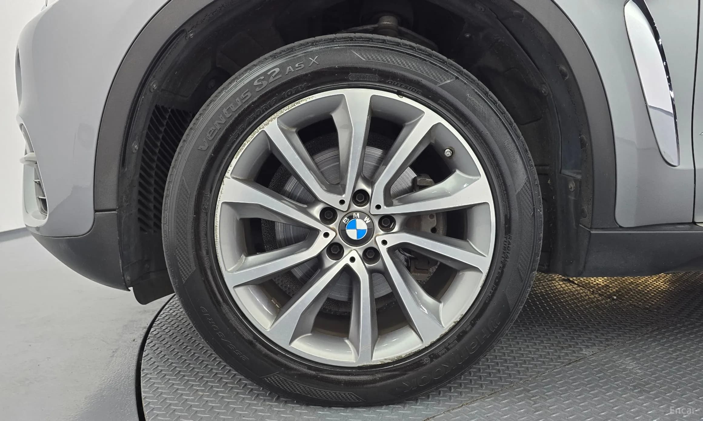 X6 (F16)