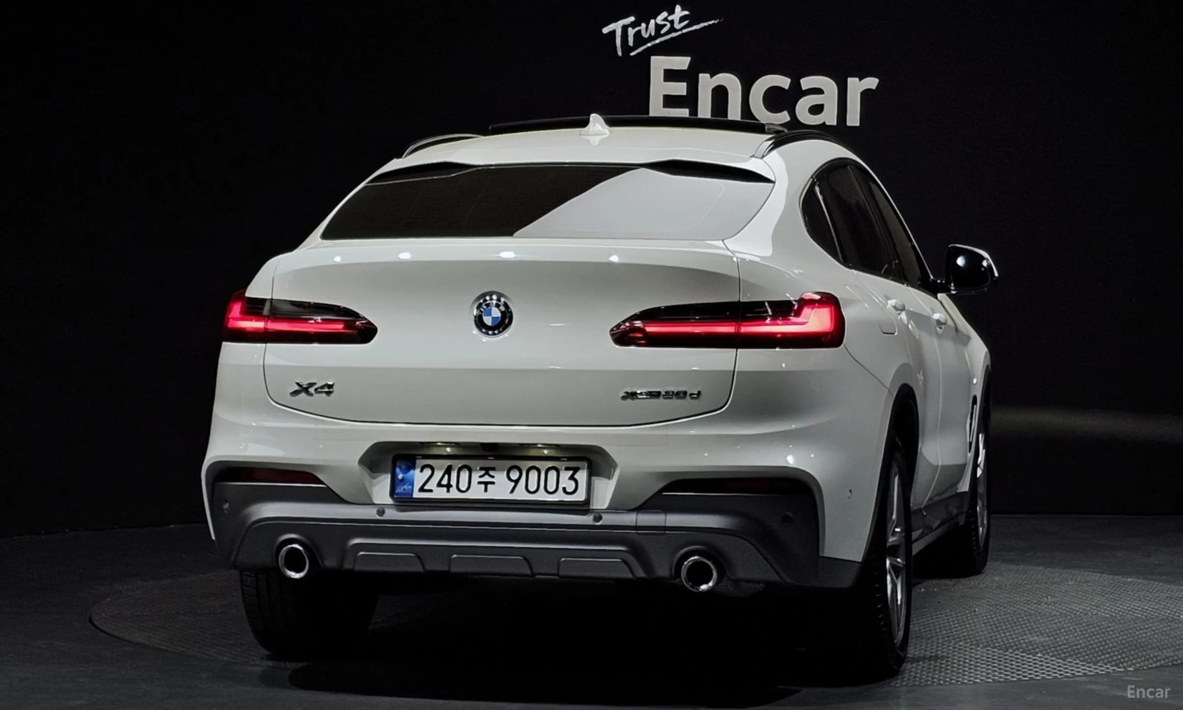 X4 (G02)