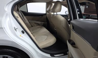 Camry (XV70)
