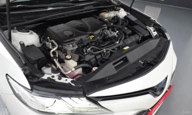 Camry (XV70)