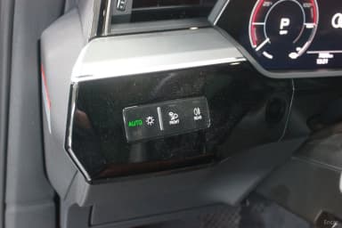 Q8 e-tron (GE)