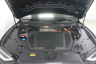 Q8 e-tron (GE)