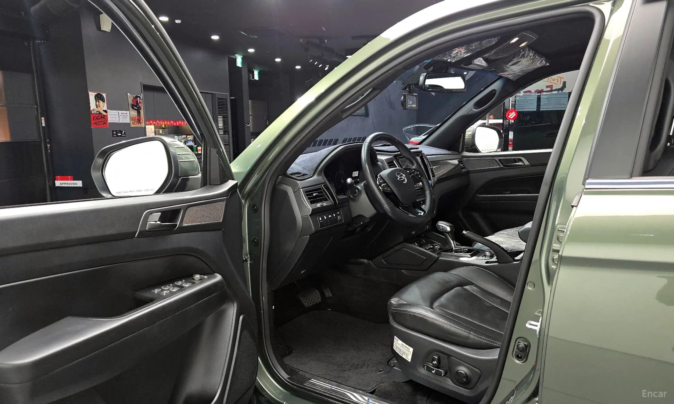 Rexton Sports Khan