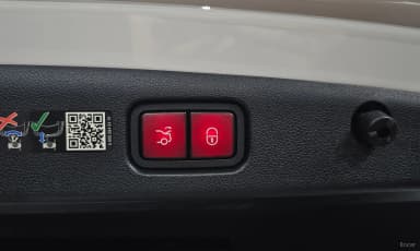 E-Class W214