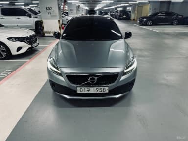 V40 Cross Country