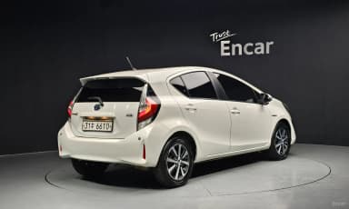 Prius C