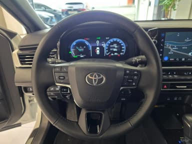 Camry (XV80)