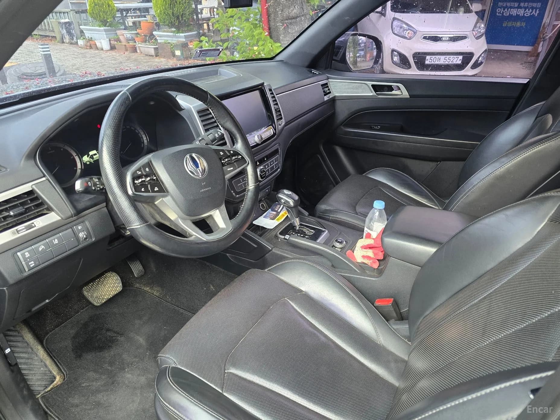 Rexton Sports Khan