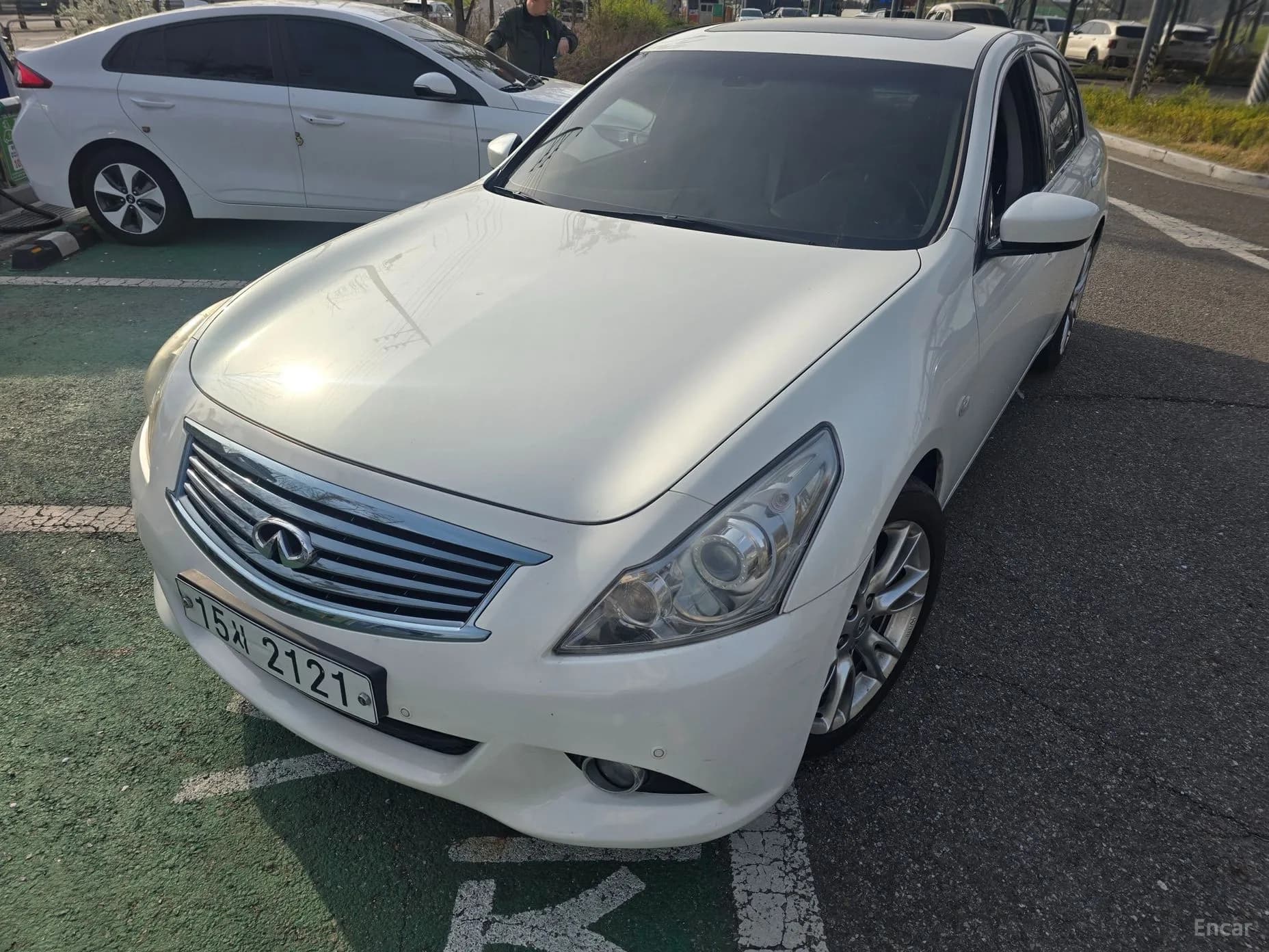 G37