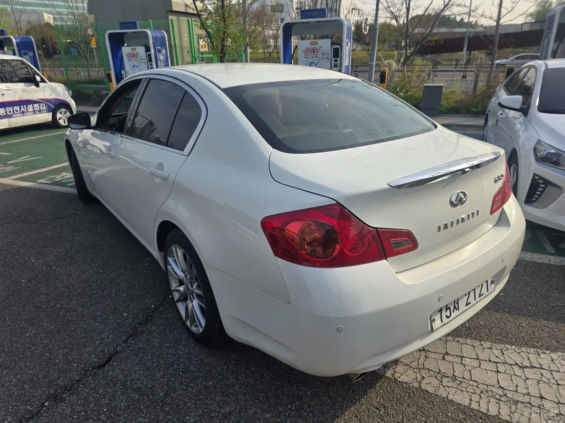 G37