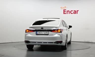 ES300h 7th Generation
