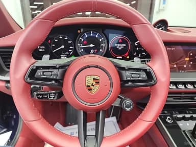 911 (992)
