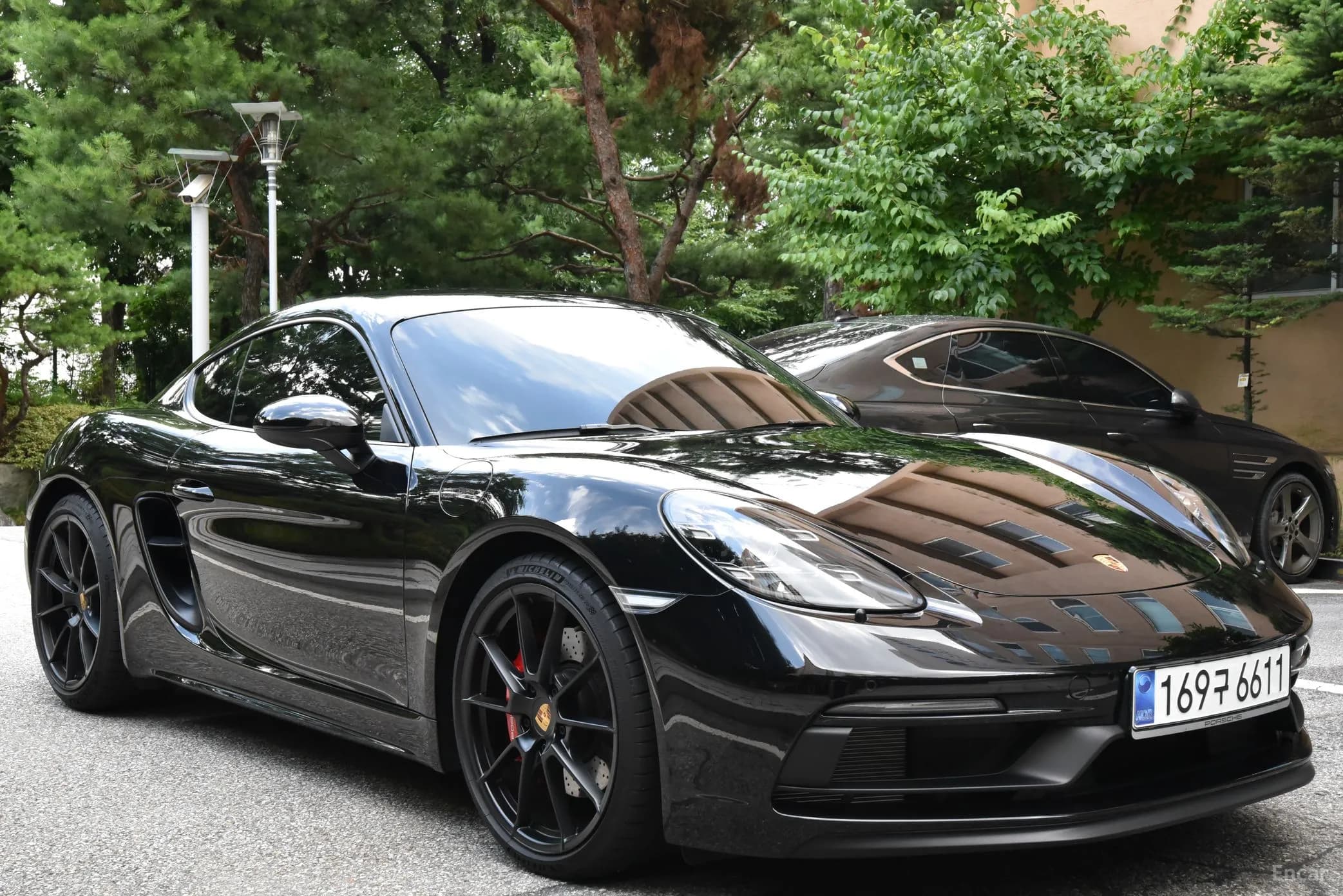 718 Cayman
