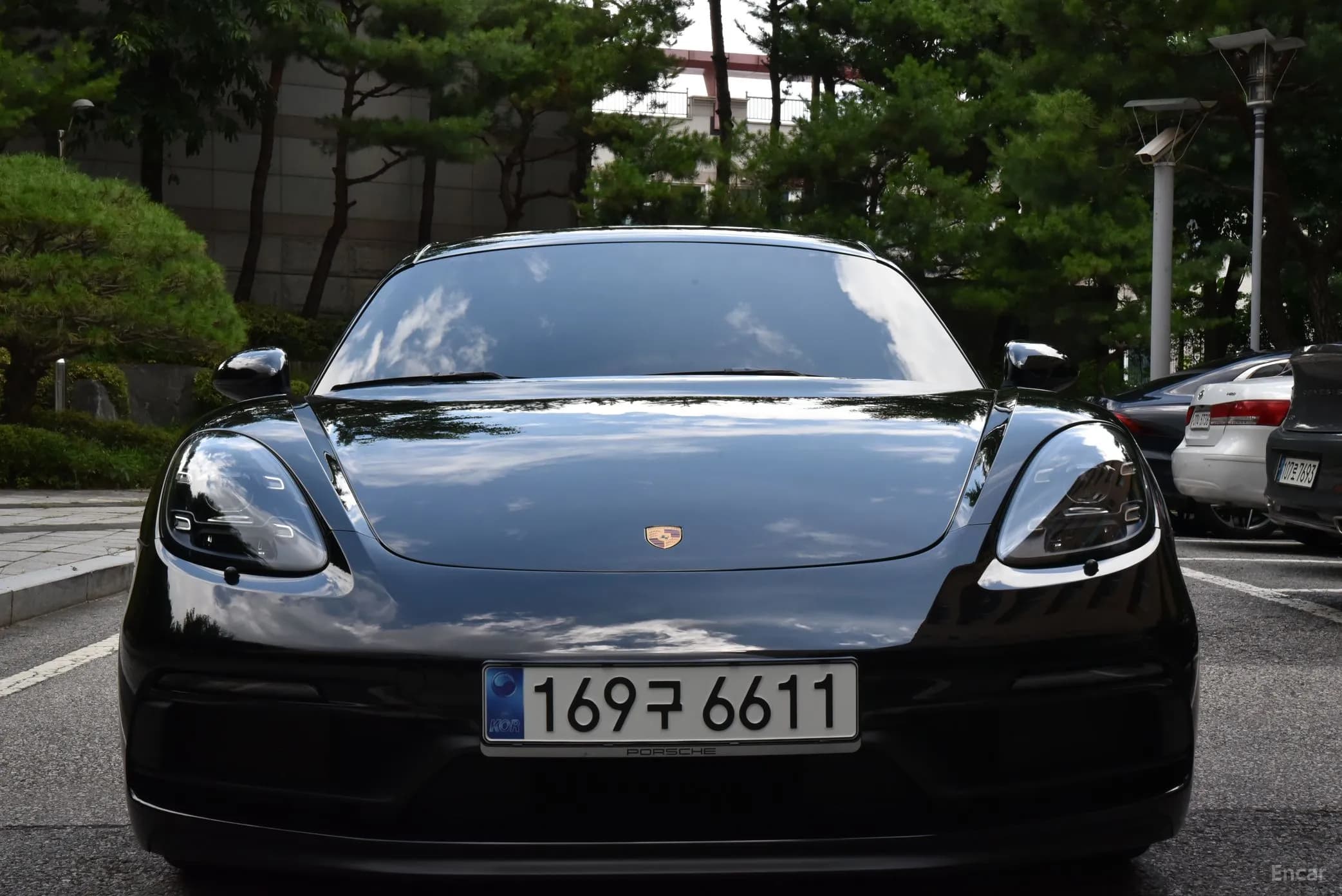718 Cayman