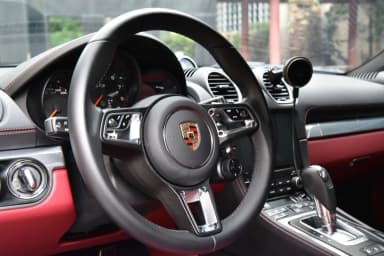 718 Cayman