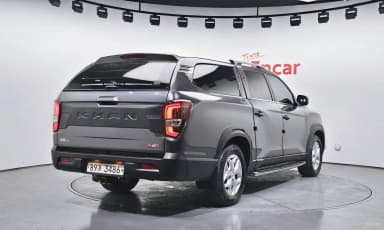Rexton Sports Khan