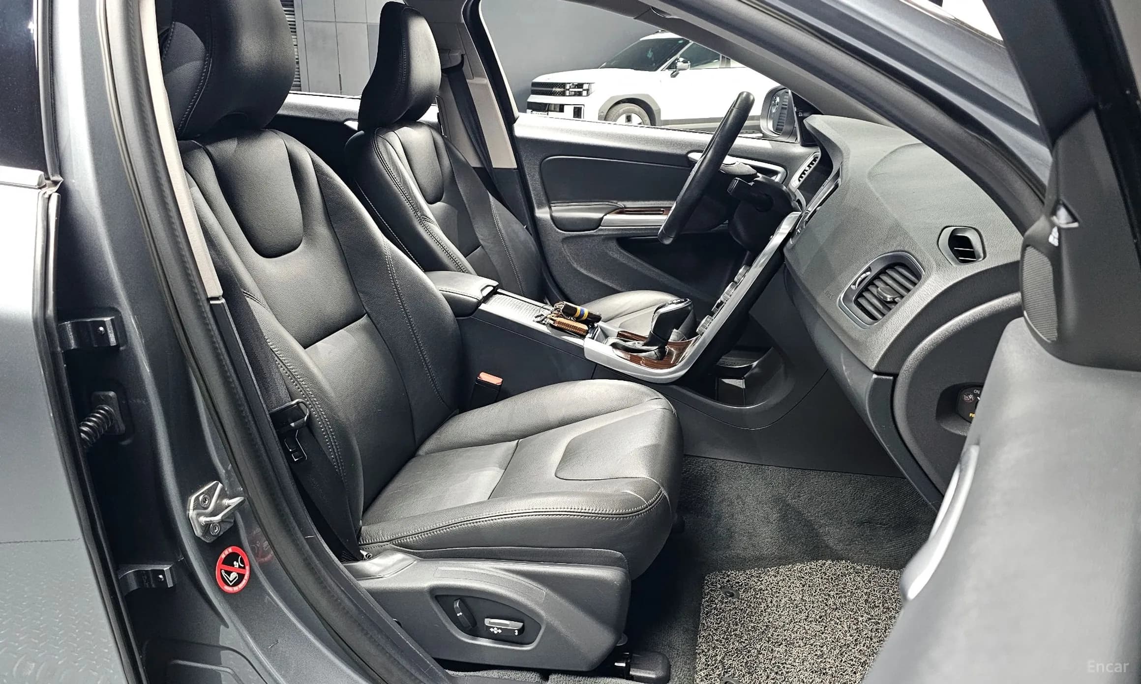 S60