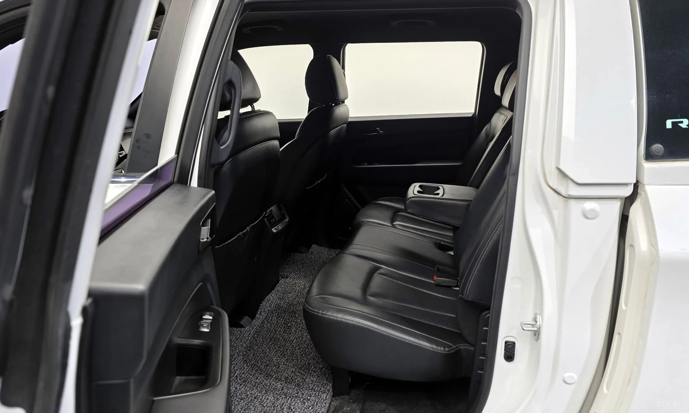 Rexton Sports Khan