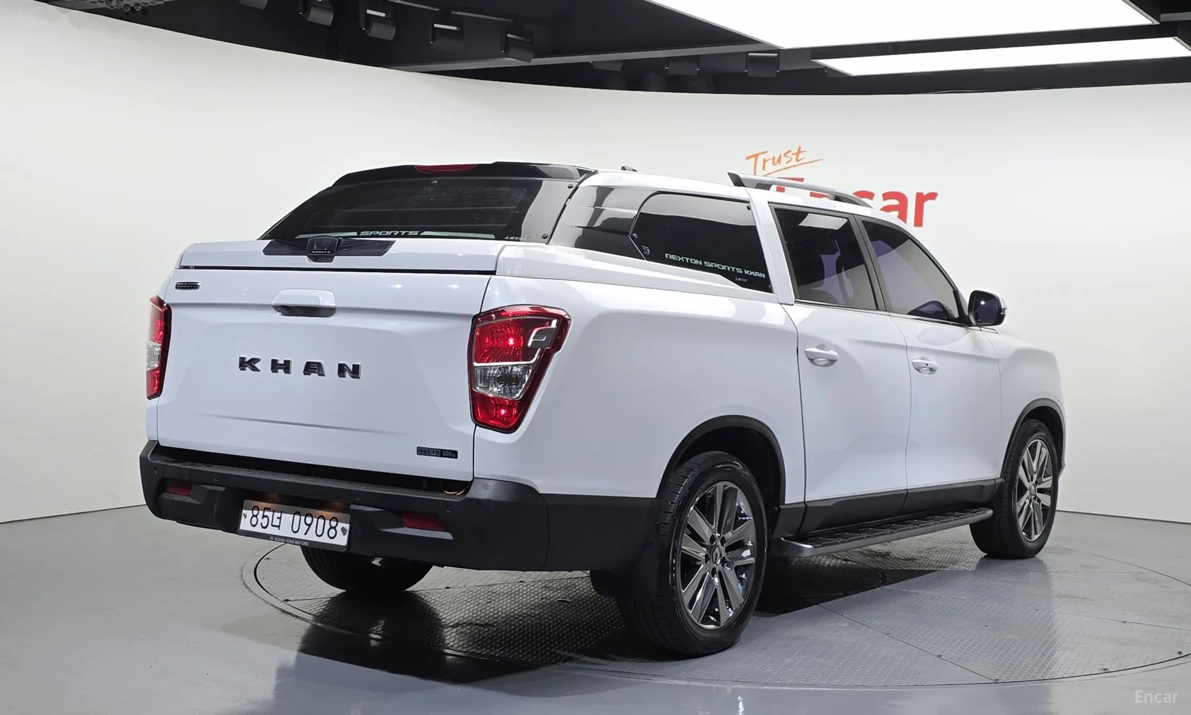 Rexton Sports Khan