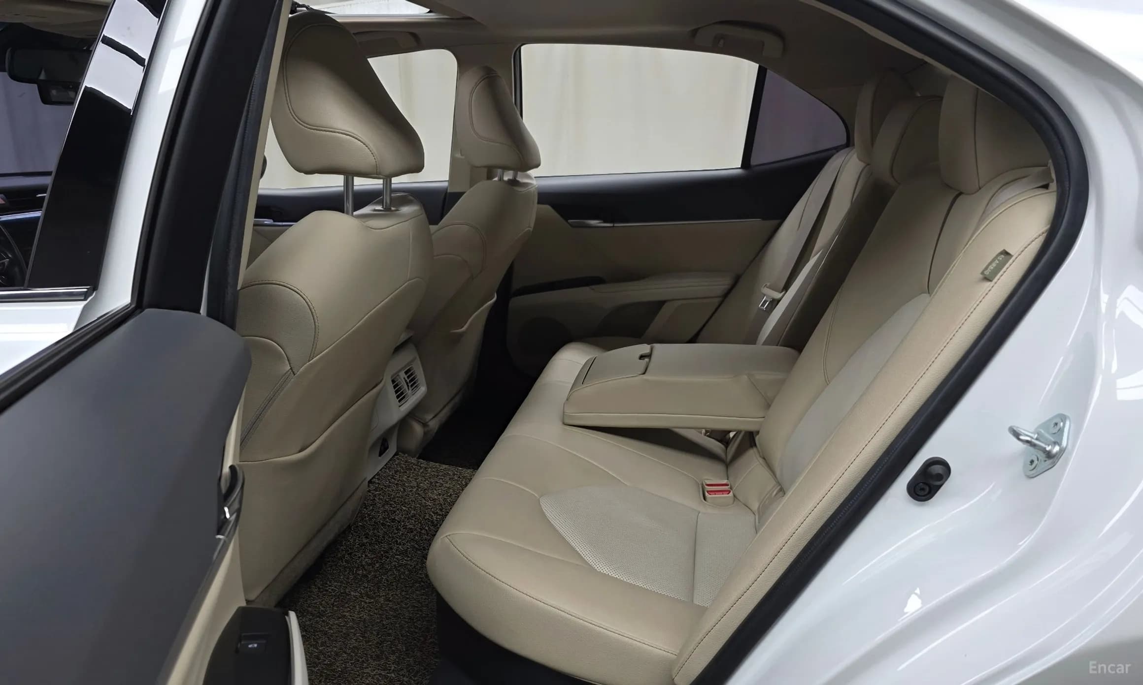 Camry (XV70)