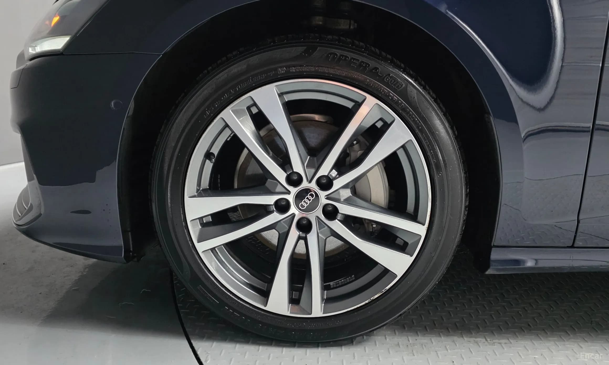 A6 (C8)