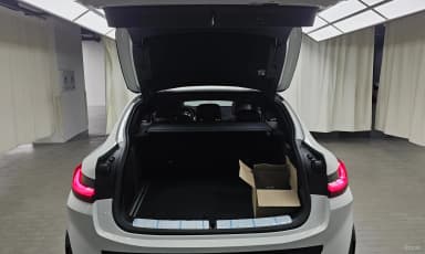 X4 (G02)