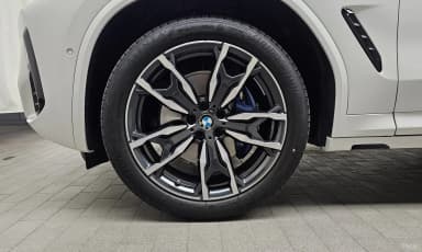 X4 (G02)