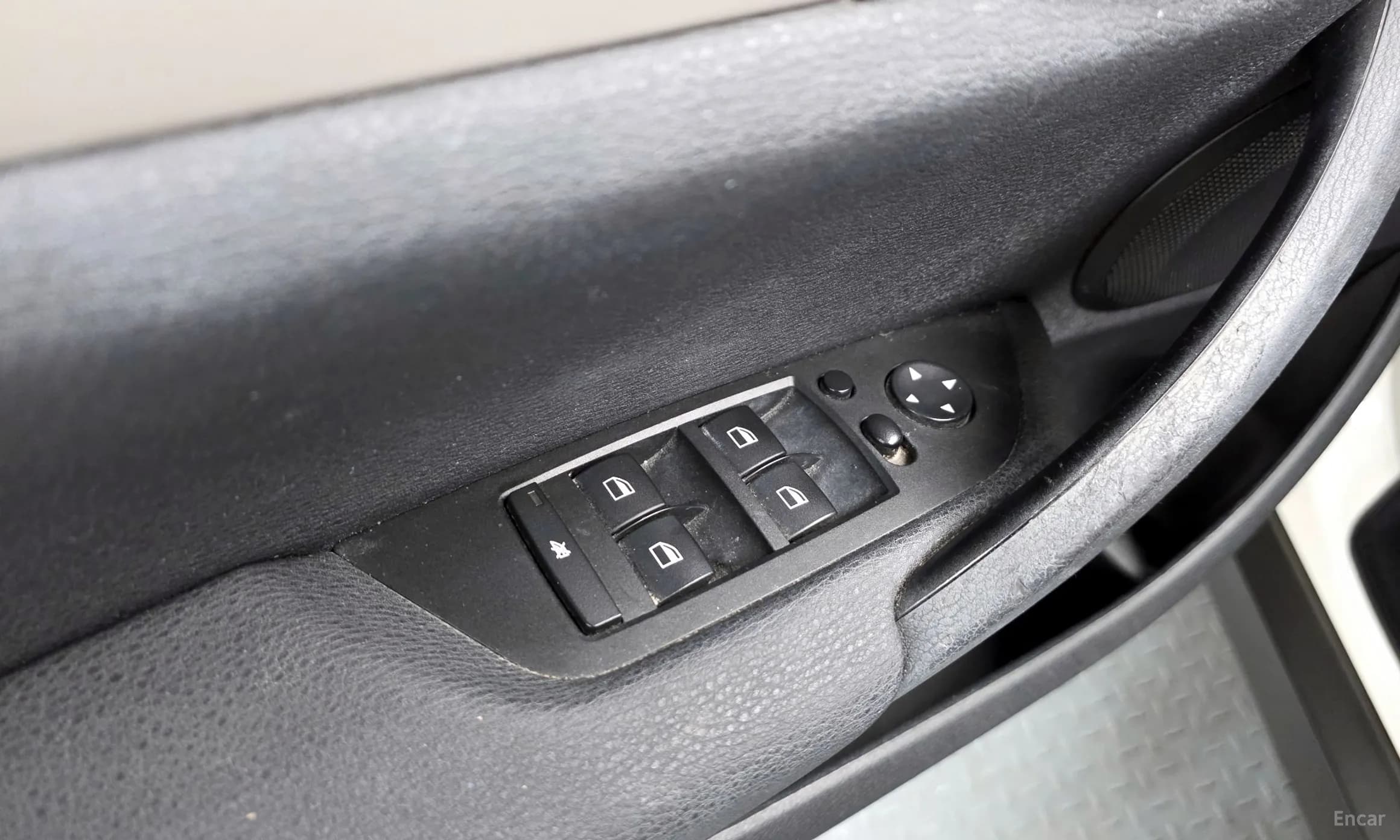 X1 (E84)