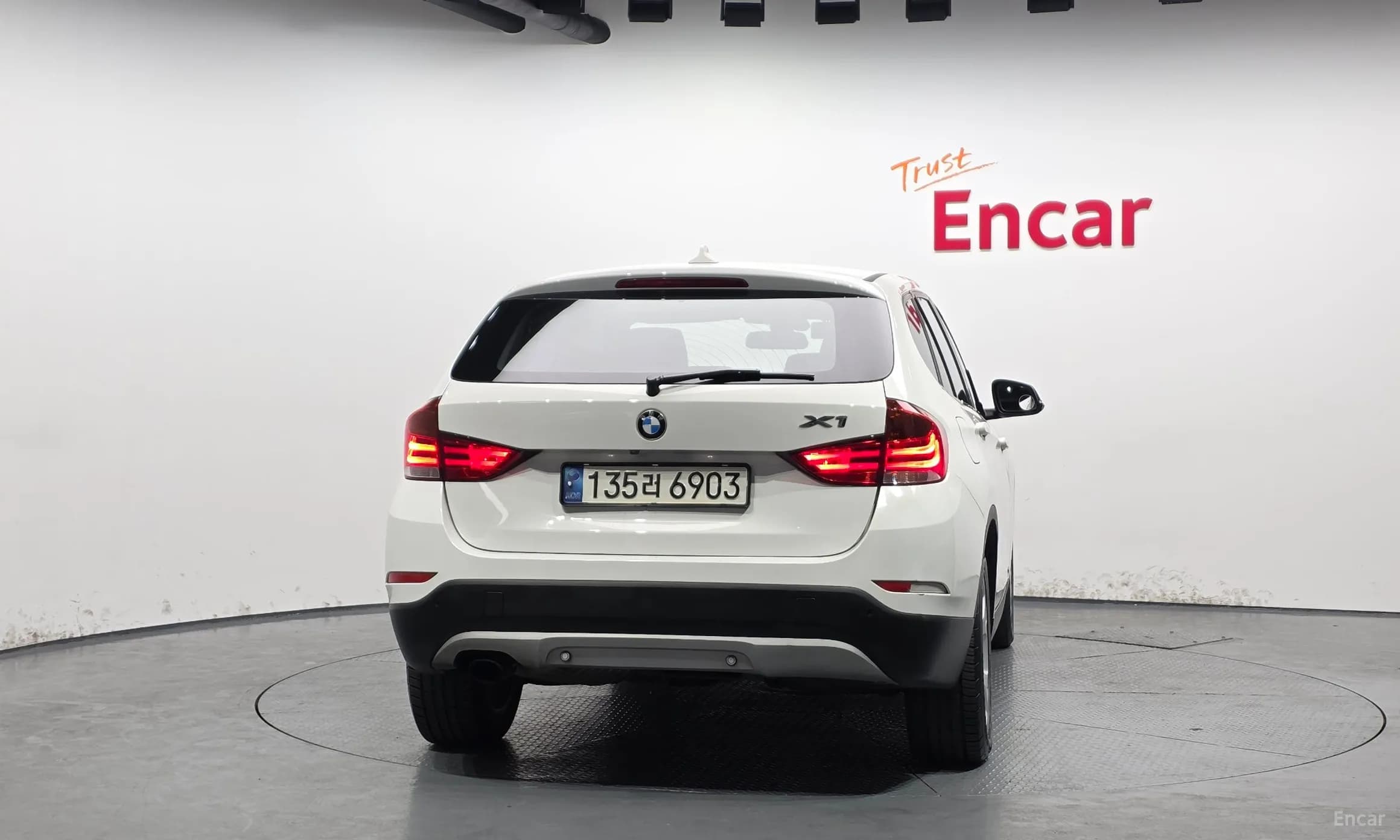 X1 (E84)