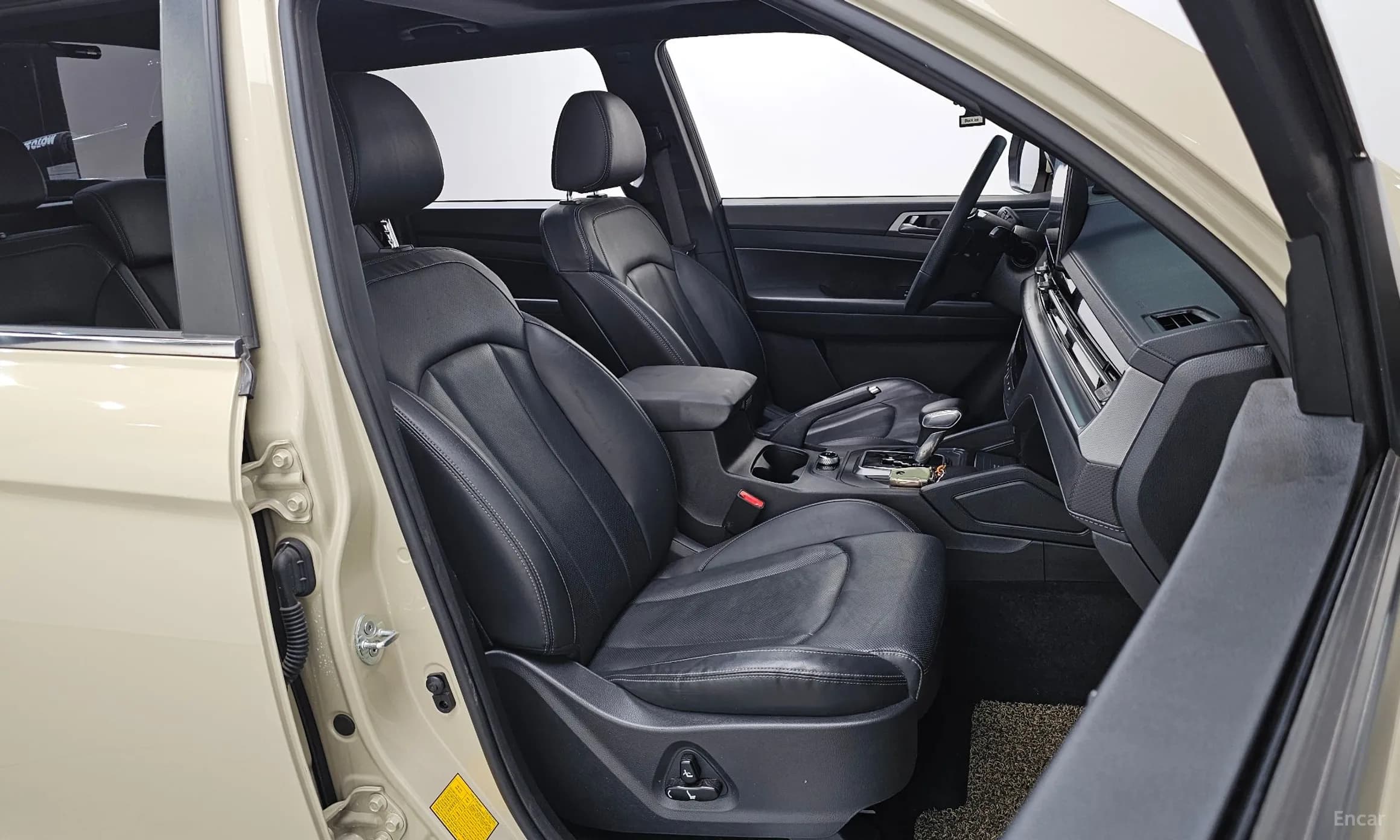 Rexton Sports Khan